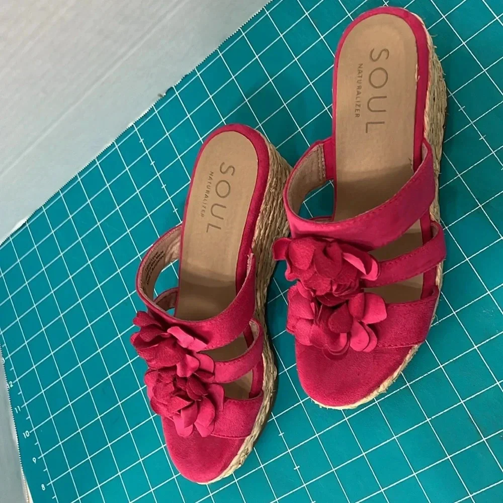 Naturalizer Soul Oodles-Flwr In Hot Pink 8 1/2 - Picture 2 of 12